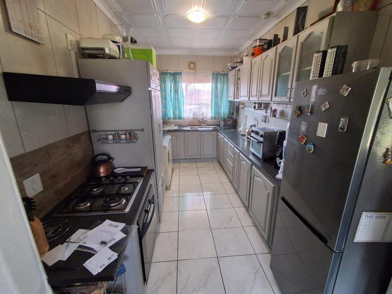 2 Bedroom Property for Sale in Albemarle Gauteng
