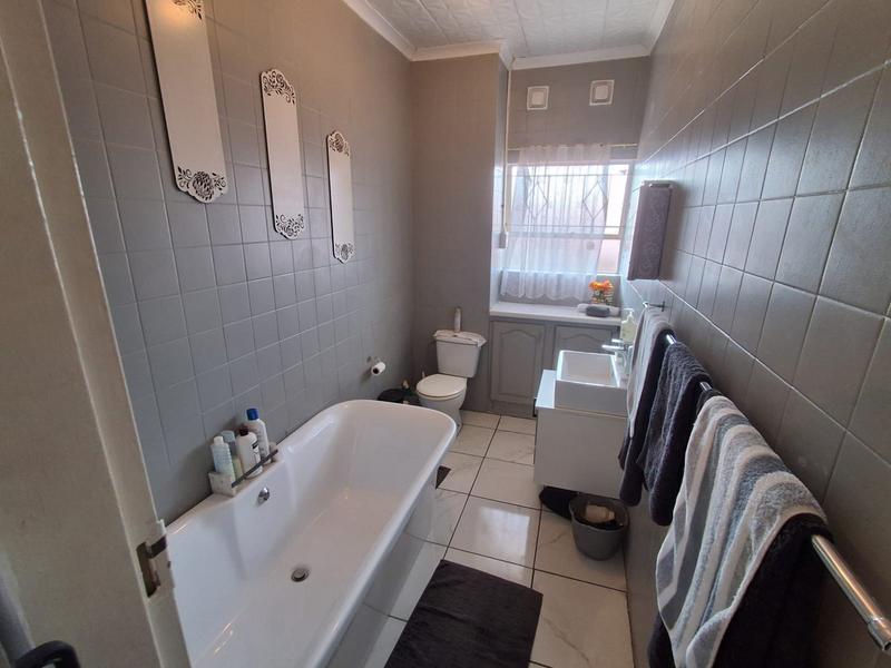 2 Bedroom Property for Sale in Albemarle Gauteng