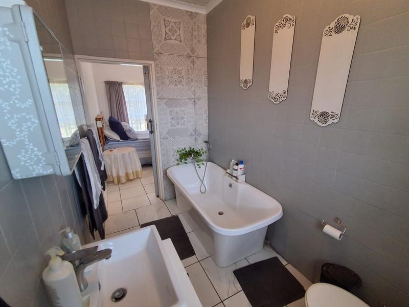 2 Bedroom Property for Sale in Albemarle Gauteng