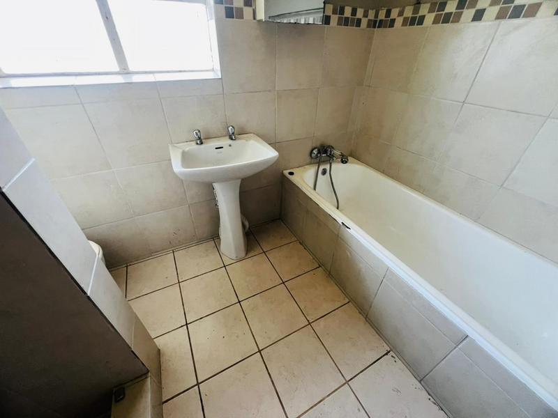 5 Bedroom Property for Sale in Birchleigh Gauteng