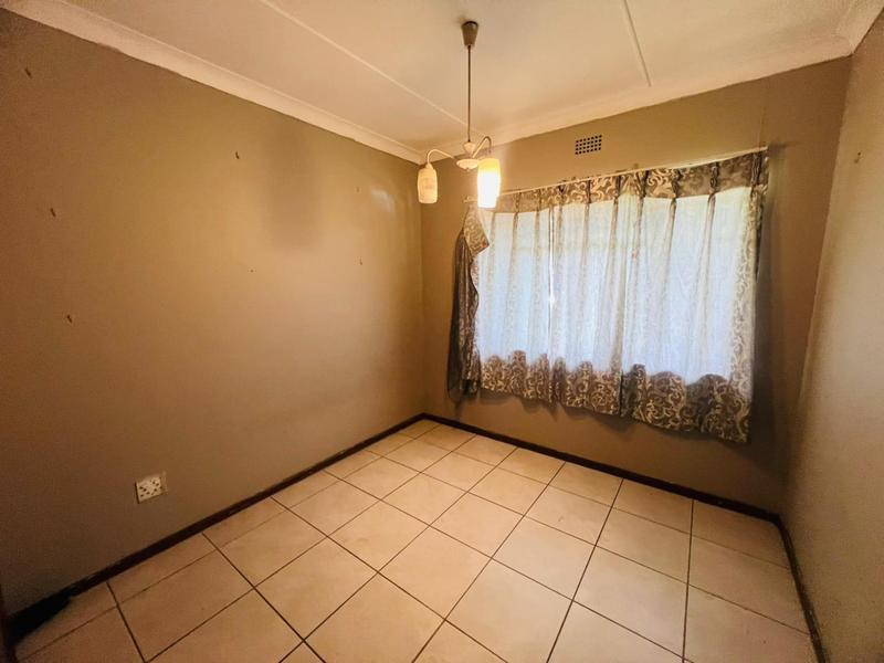 5 Bedroom Property for Sale in Birchleigh Gauteng