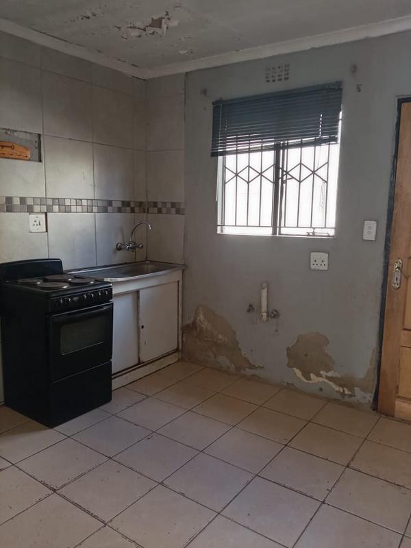 3 Bedroom Property for Sale in Protea Glen Gauteng