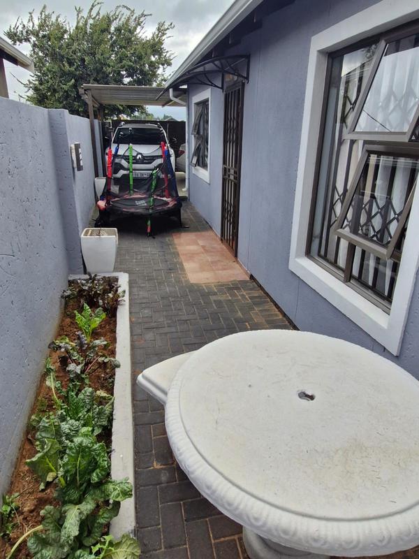 2 Bedroom Property for Sale in Savanna City Gauteng
