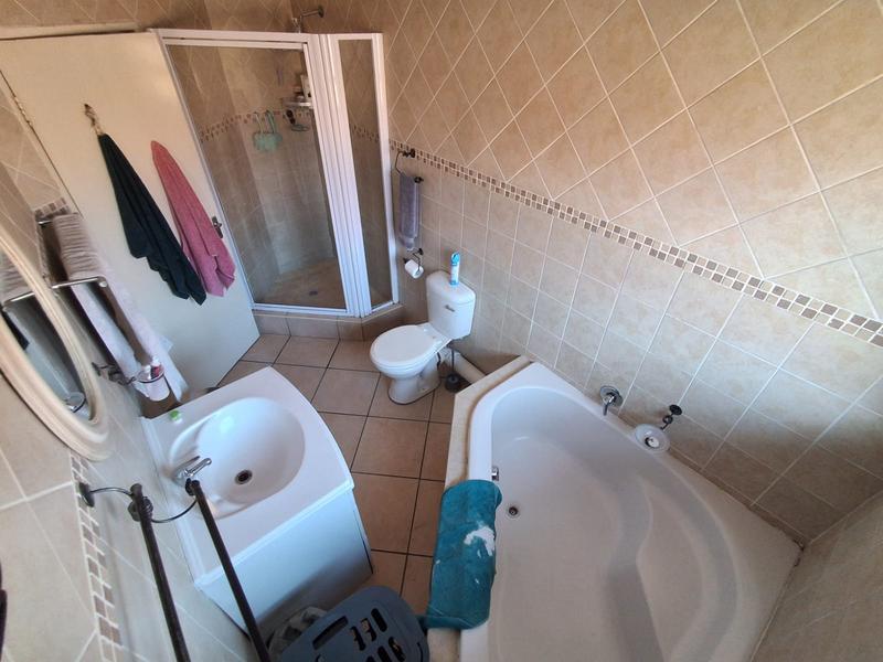 2 Bedroom Property for Sale in General Albertspark Gauteng