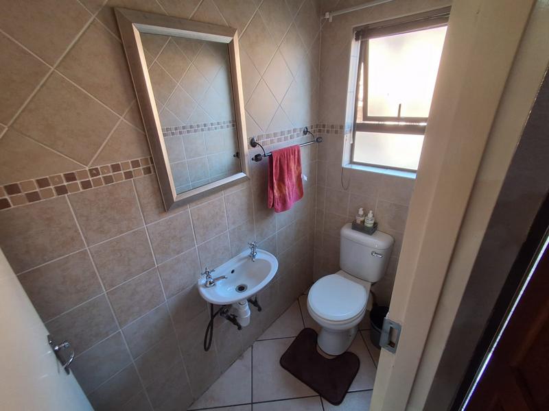 2 Bedroom Property for Sale in General Albertspark Gauteng