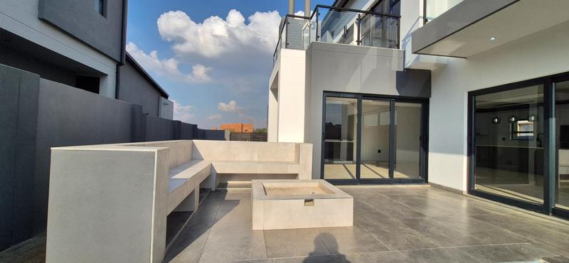 4 Bedroom Property for Sale in Fountainbrook Estate Gauteng