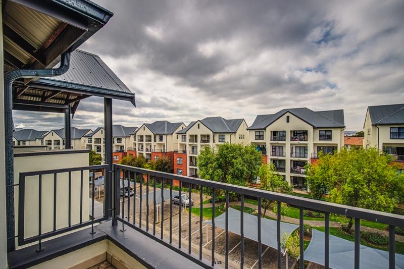 2 Bedroom Property for Sale in Greenstone Crest Gauteng