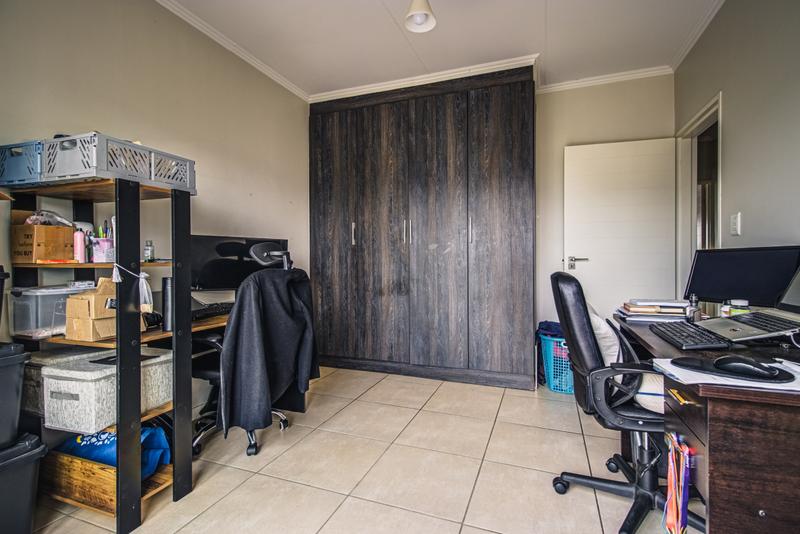 2 Bedroom Property for Sale in Greenstone Crest Gauteng