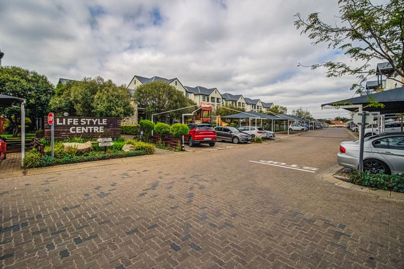 2 Bedroom Property for Sale in Greenstone Crest Gauteng