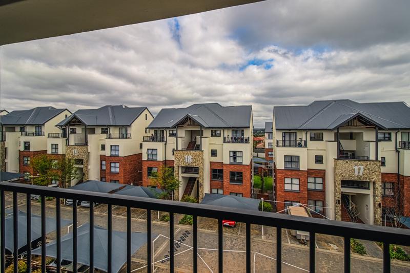 2 Bedroom Property for Sale in Greenstone Crest Gauteng