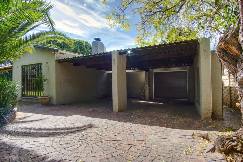 4 Bedroom Property for Sale in Greenside Gauteng