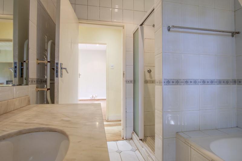 4 Bedroom Property for Sale in Greenside Gauteng