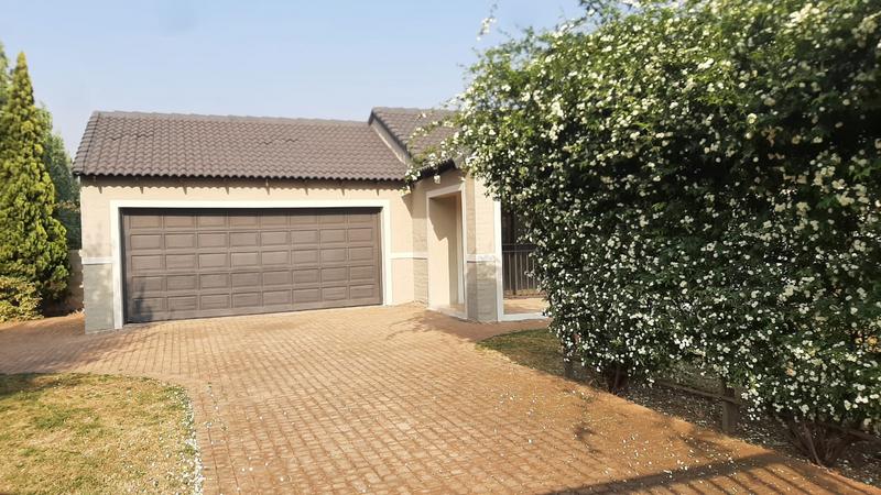 To Let 2 Bedroom Property for Rent in Kookrus Gauteng