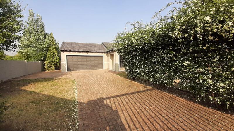 To Let 2 Bedroom Property for Rent in Kookrus Gauteng
