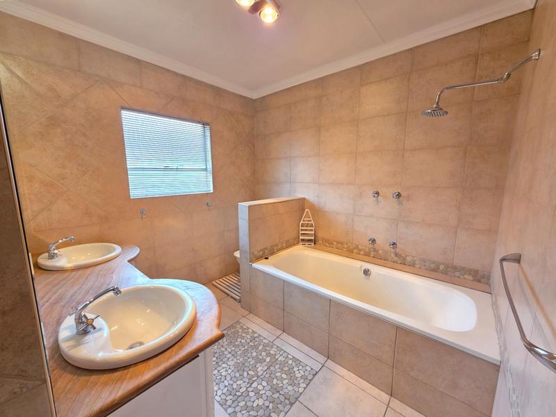 To Let 4 Bedroom Property for Rent in Risiville Gauteng