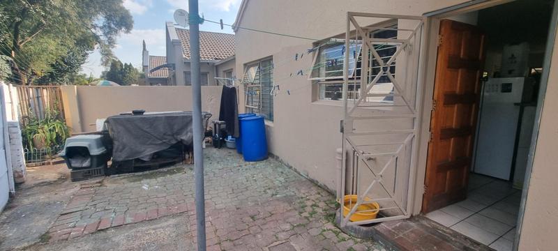 2 Bedroom Property for Sale in Wierda Park Gauteng