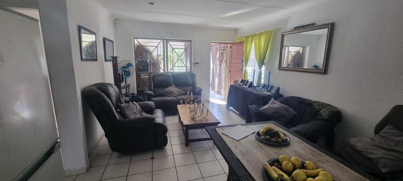 2 Bedroom Property for Sale in Wierda Park Gauteng