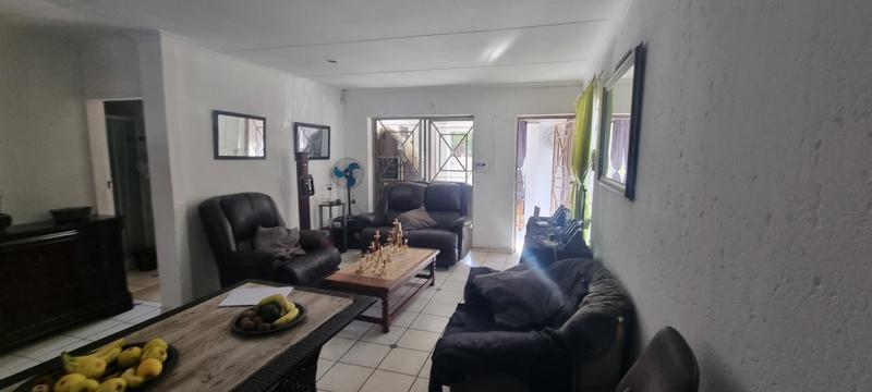 2 Bedroom Property for Sale in Wierda Park Gauteng