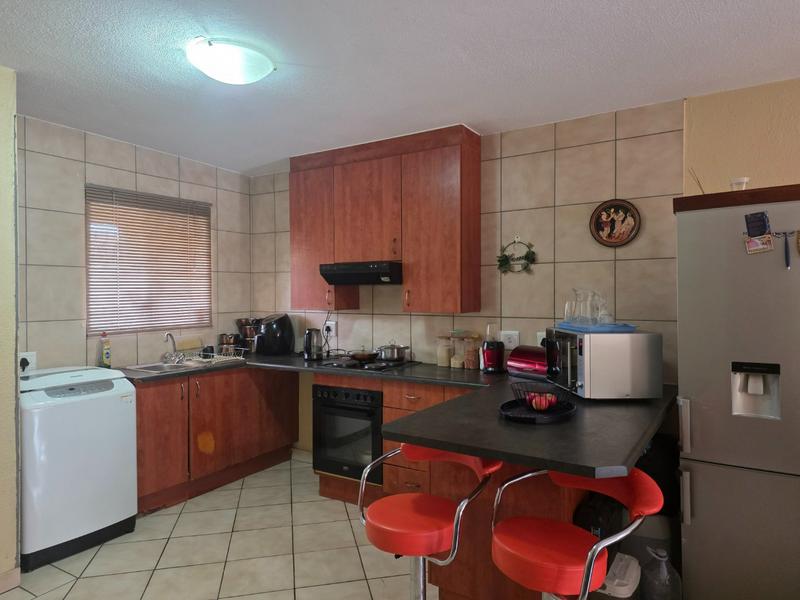 2 Bedroom Property for Sale in Wilro Park Gauteng