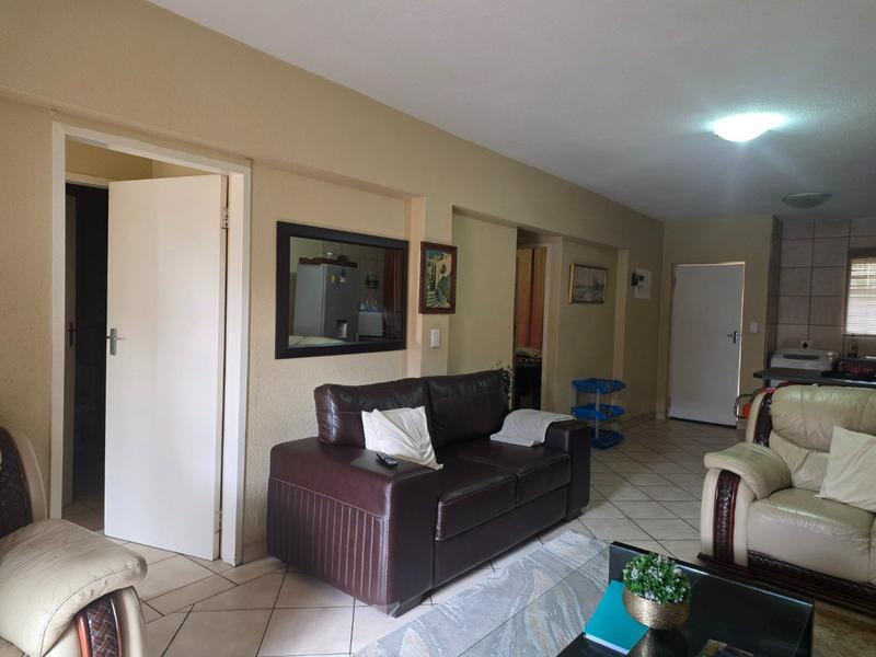 2 Bedroom Property for Sale in Wilro Park Gauteng