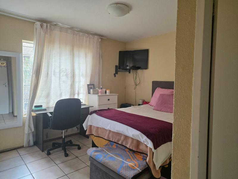 2 Bedroom Property for Sale in Wilro Park Gauteng