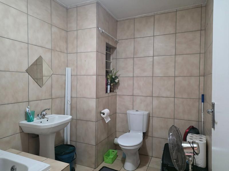 2 Bedroom Property for Sale in Wilro Park Gauteng