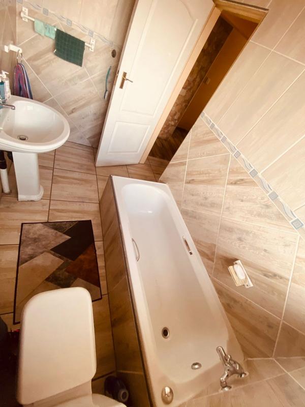 4 Bedroom Property for Sale in Kirkney Gauteng