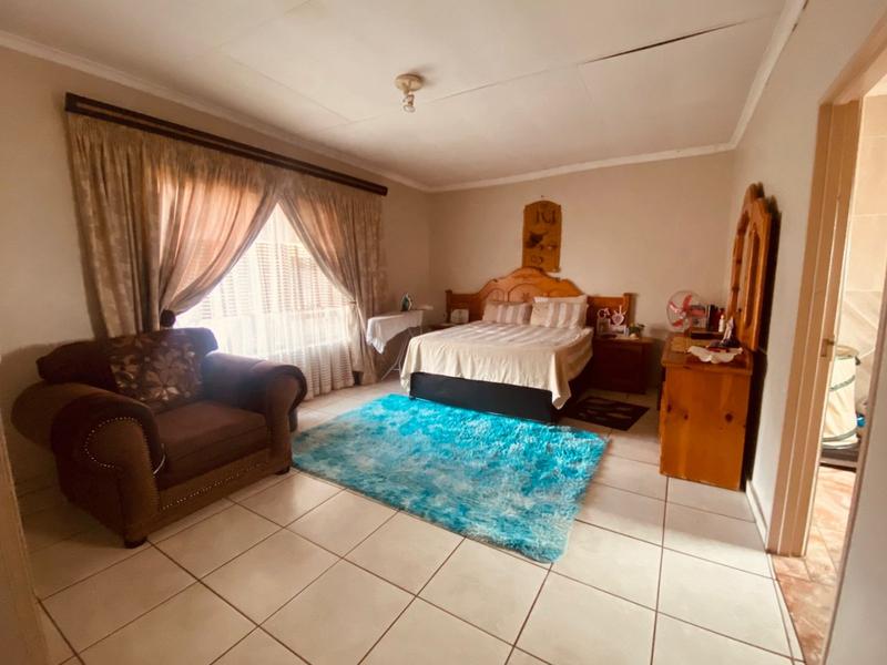 4 Bedroom Property for Sale in Kirkney Gauteng