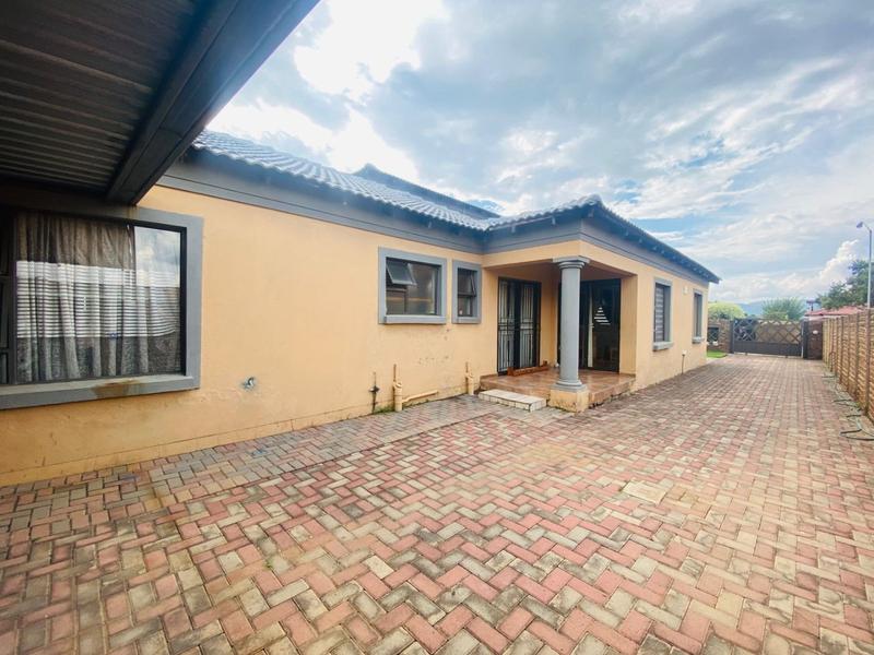 4 Bedroom Property for Sale in Kirkney Gauteng