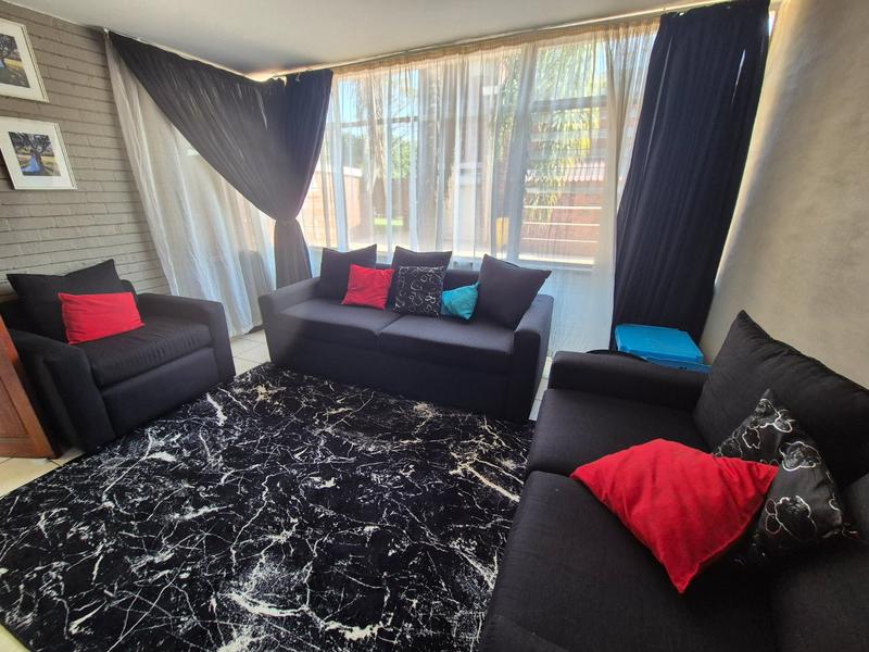 2 Bedroom Property for Sale in Tileba Gauteng