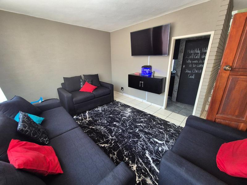 2 Bedroom Property for Sale in Tileba Gauteng