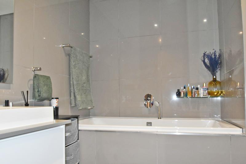 To Let 2 Bedroom Property for Rent in Illovo Gauteng