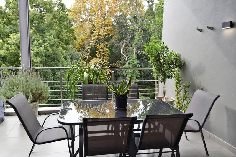 To Let 2 Bedroom Property for Rent in Illovo Gauteng