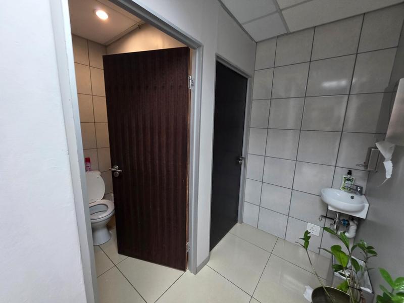 To Let Commercial Property for Rent in Menlo Park Gauteng