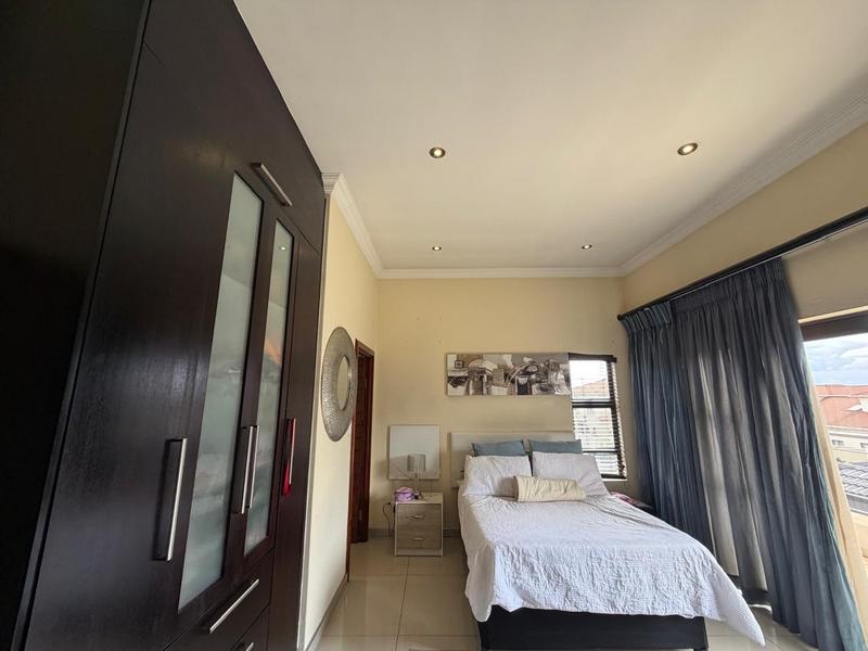 4 Bedroom Property for Sale in Blue Valley Golf Estate Gauteng