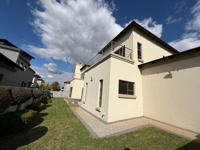 4 Bedroom Property for Sale in Blue Valley Golf Estate Gauteng