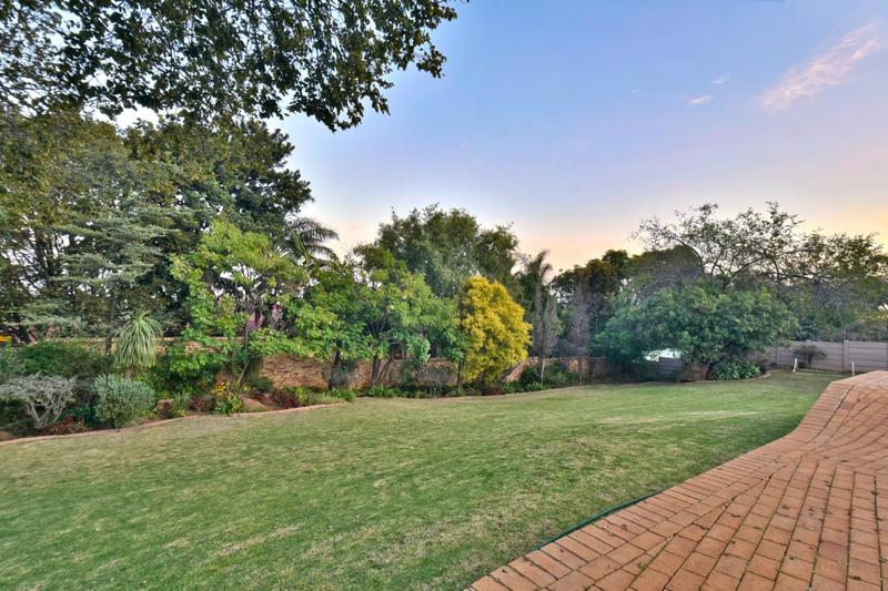 4 Bedroom Property for Sale in Glenvista Gauteng