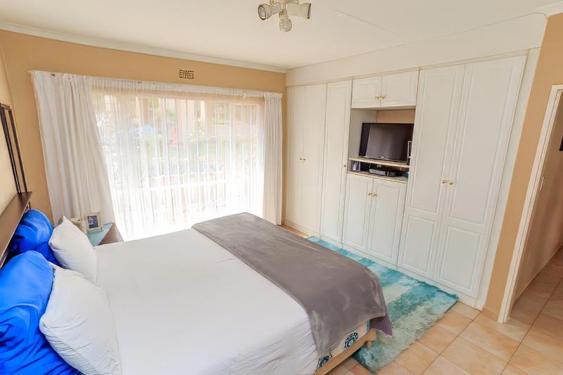 4 Bedroom Property for Sale in Glenvista Gauteng