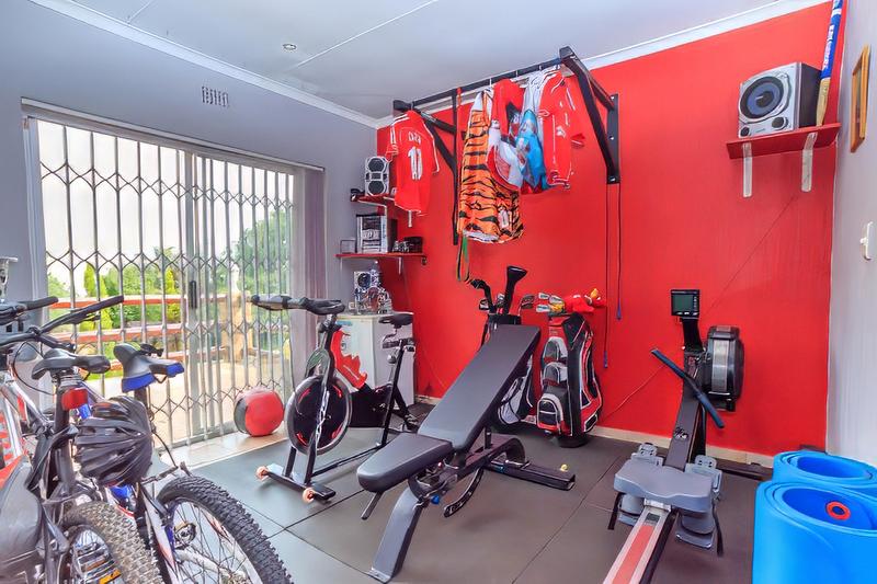 4 Bedroom Property for Sale in Glenvista Gauteng
