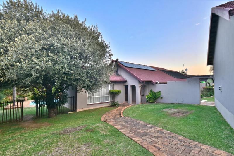 4 Bedroom Property for Sale in Glenvista Gauteng