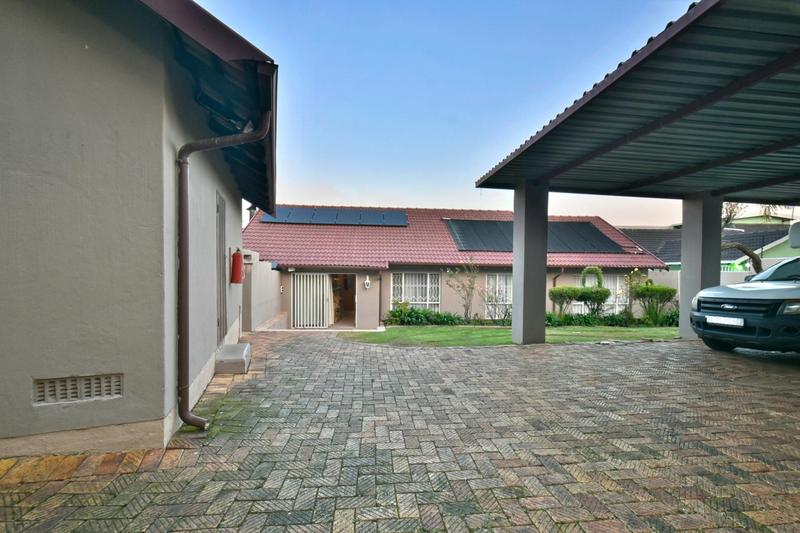4 Bedroom Property for Sale in Glenvista Gauteng