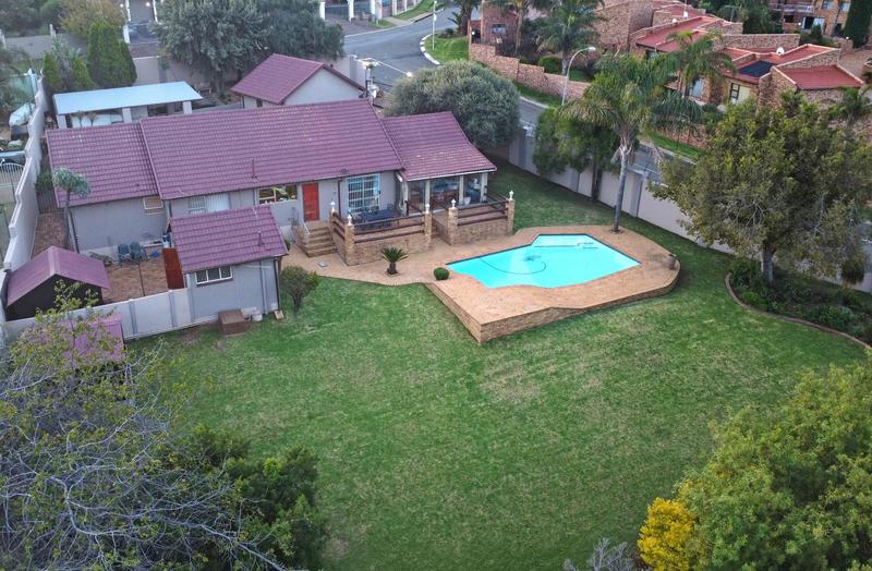 4 Bedroom Property for Sale in Glenvista Gauteng