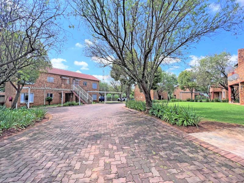 2 Bedroom Property for Sale in Wilgeheuwel Gauteng
