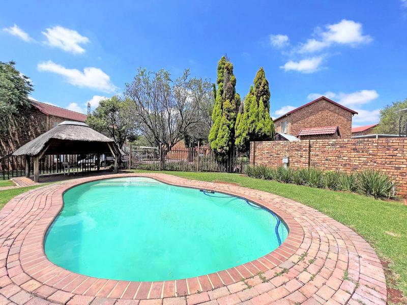 2 Bedroom Property for Sale in Wilgeheuwel Gauteng