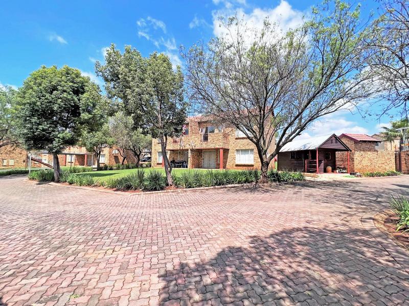 2 Bedroom Property for Sale in Wilgeheuwel Gauteng