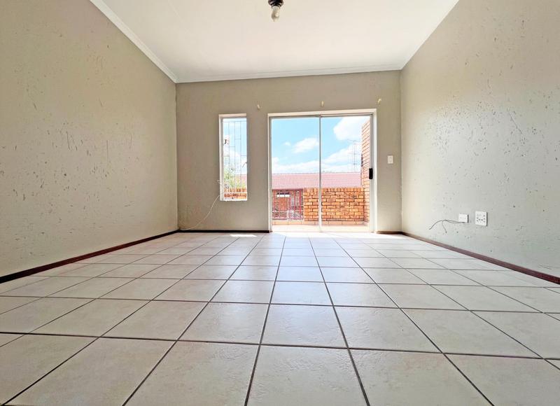 2 Bedroom Property for Sale in Wilgeheuwel Gauteng