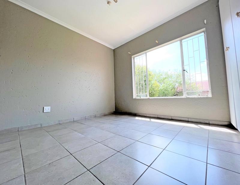 2 Bedroom Property for Sale in Wilgeheuwel Gauteng