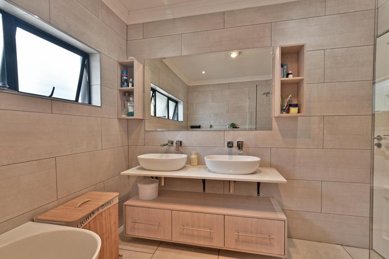 3 Bedroom Property for Sale in Klevehill Park Gauteng