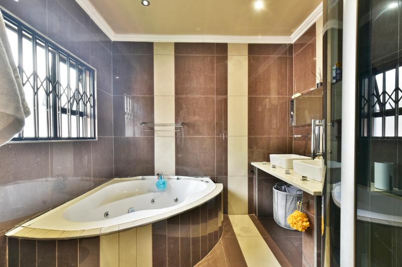 3 Bedroom Property for Sale in Klevehill Park Gauteng