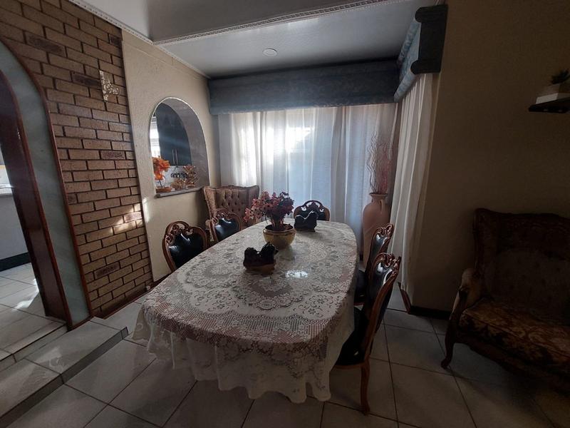 4 Bedroom Property for Sale in Mohlakeng Gauteng